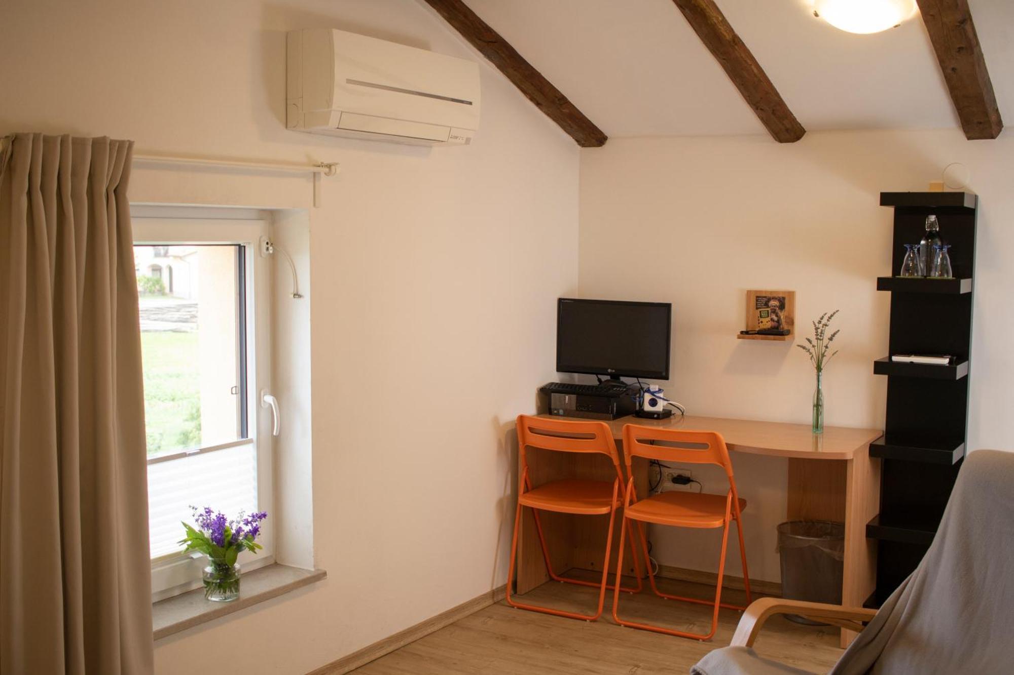 Borea Rooms - Sobe Budanje Vipava Bagian luar foto